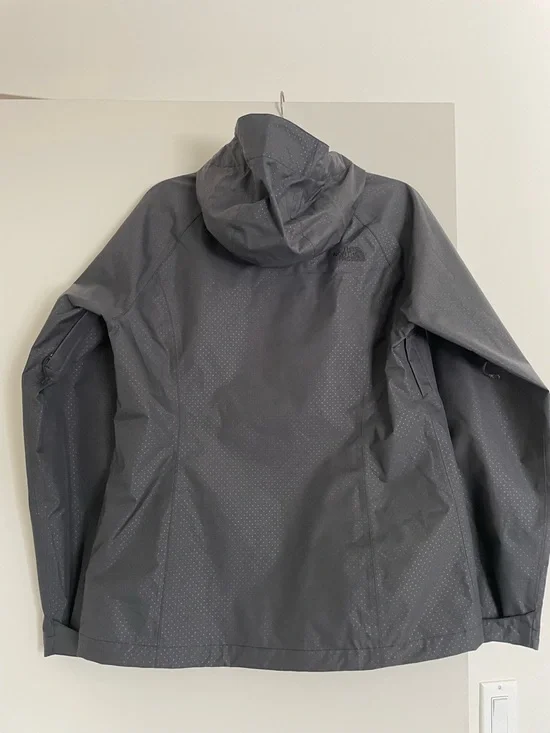 The North Face Gray Dot Print Hooded Rain Shell Jacket - Picture 3 of 17
